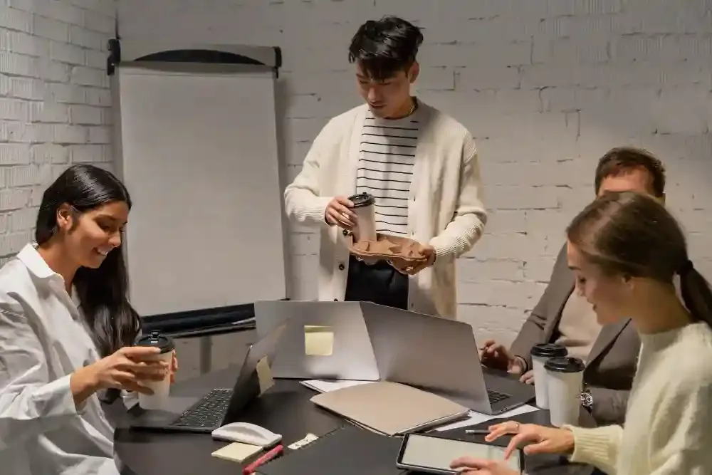 Mau Kerja di Agency? Ini Gaji, Cara Melamar, & Contoh Perusahaannya