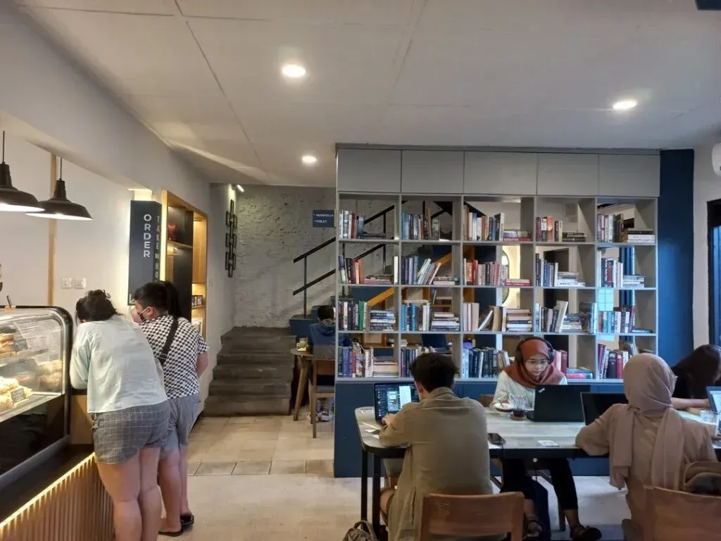 Blanco Coffee & Books.webp