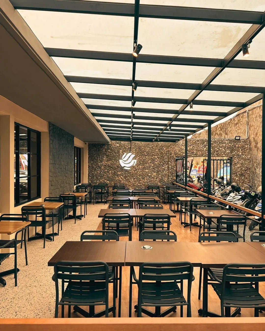 CW Coffee & Eatery Cik Di Tiro.webp