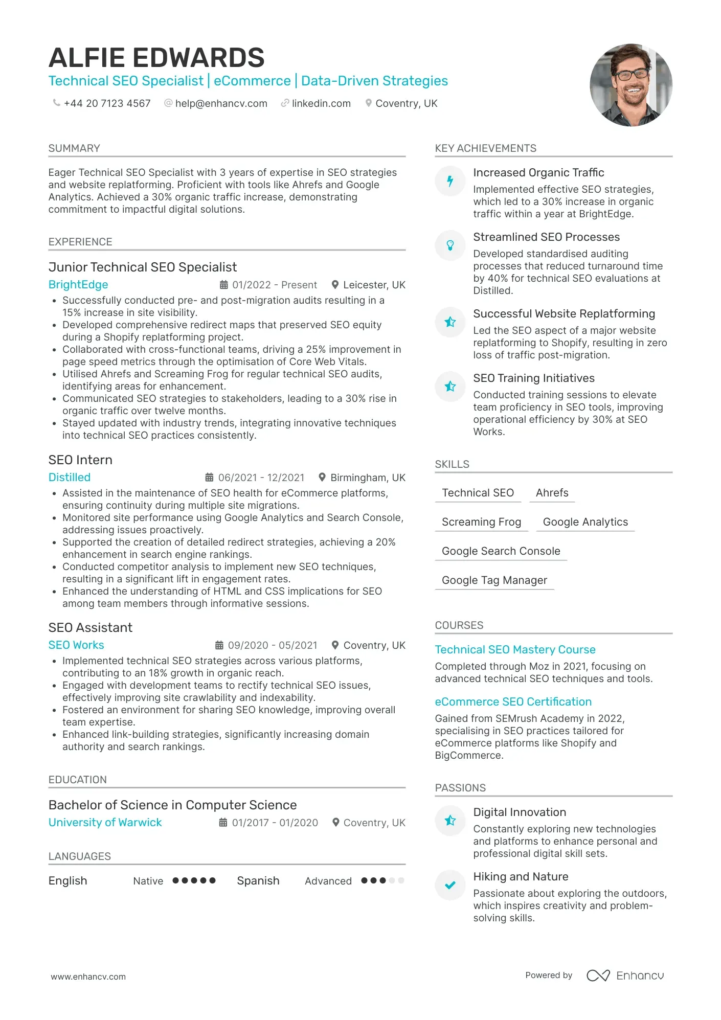 Contoh CV SEO Specialist PDF.webp
