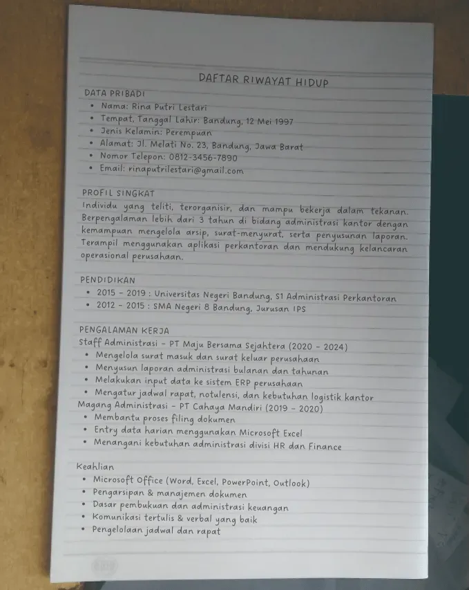 Contoh Daftar Riwayat Hidup Tulis Tangan untuk Posisi Admin.webp