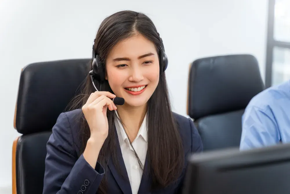 18 Contoh Percakapan Customer Service: Bank, Online Shop, hingga Mall