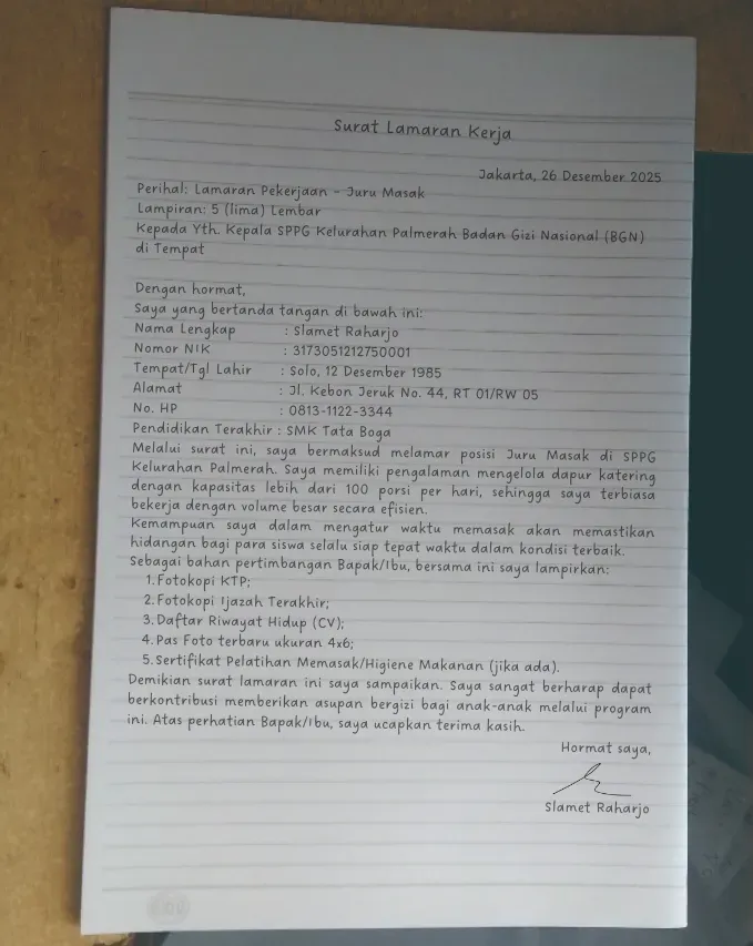 Contoh Surat Lamaran Kerja MBG Tulis Tangan untuk Posisi Juru Masak.webp