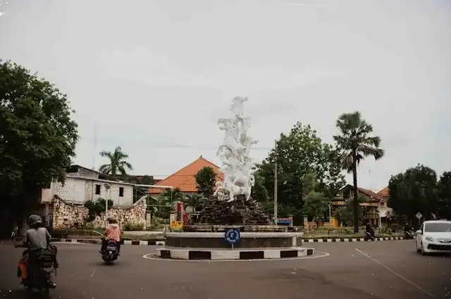 Besaran UMP Jawa Timur 2025 beserta UMK Kota/Kabupaten di Dalamnya