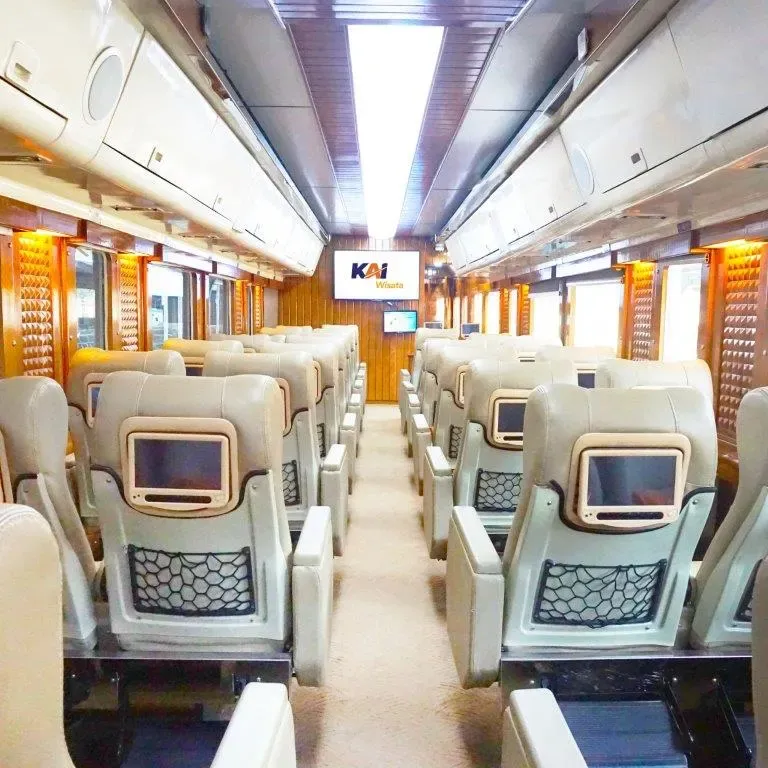 Fasilitas KA Manahan Priority.webp