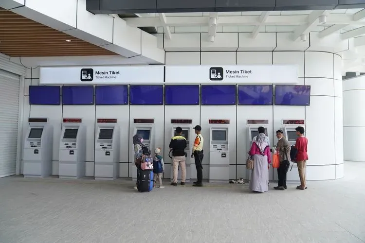 Gambar Vending Machine Tiket Whoosh.webp