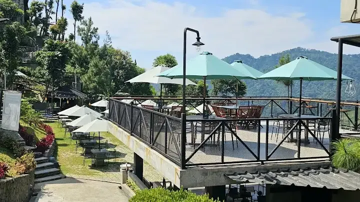 Highlanders Cafe.webp