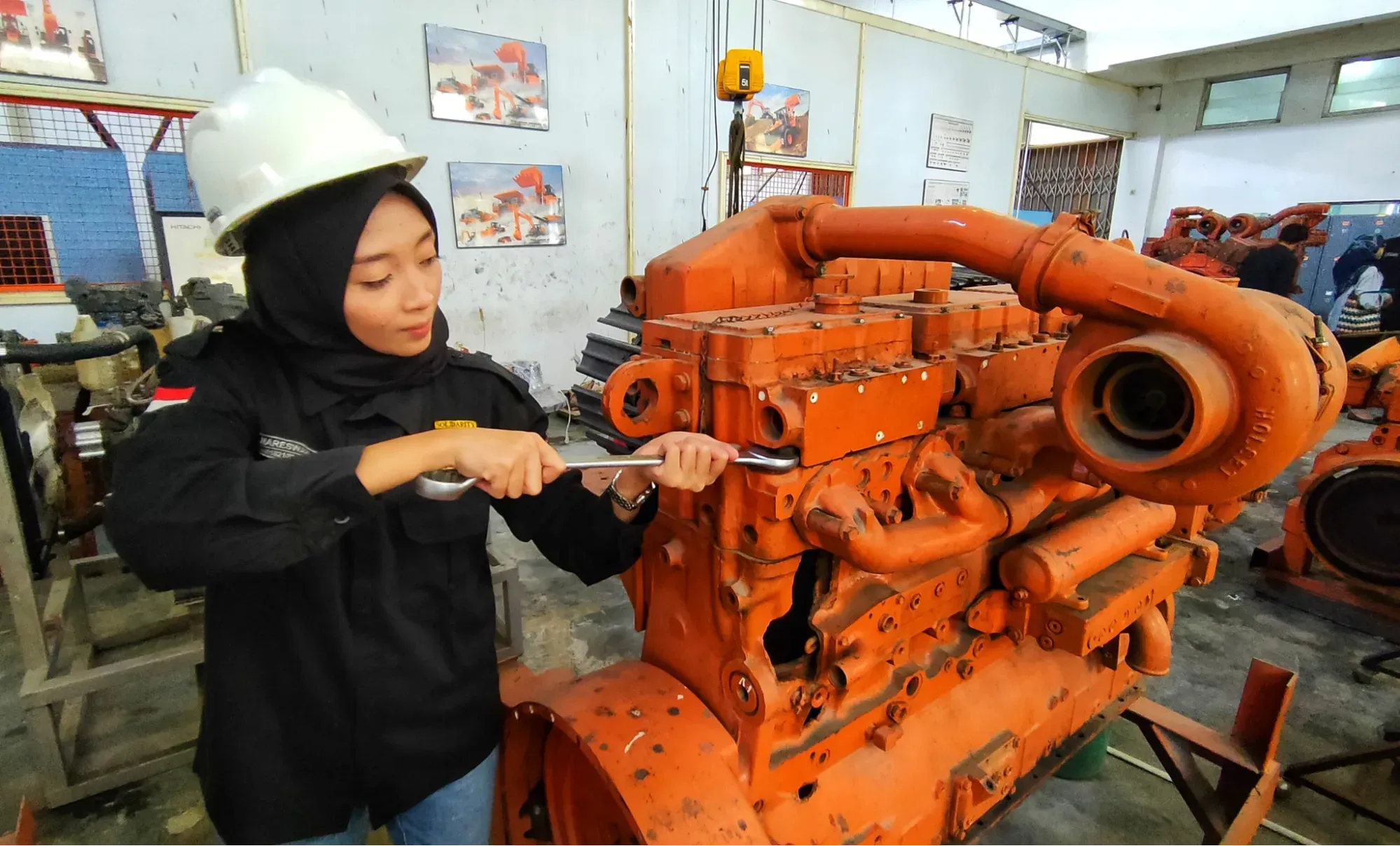 Jurusan Teknik Pengelolaan dan Perawatan Alat Berat  Sumber Sekolah Vokasi UGM.webp