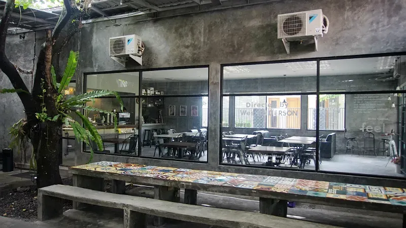 Lantai Bumi Coffee & Space.webp