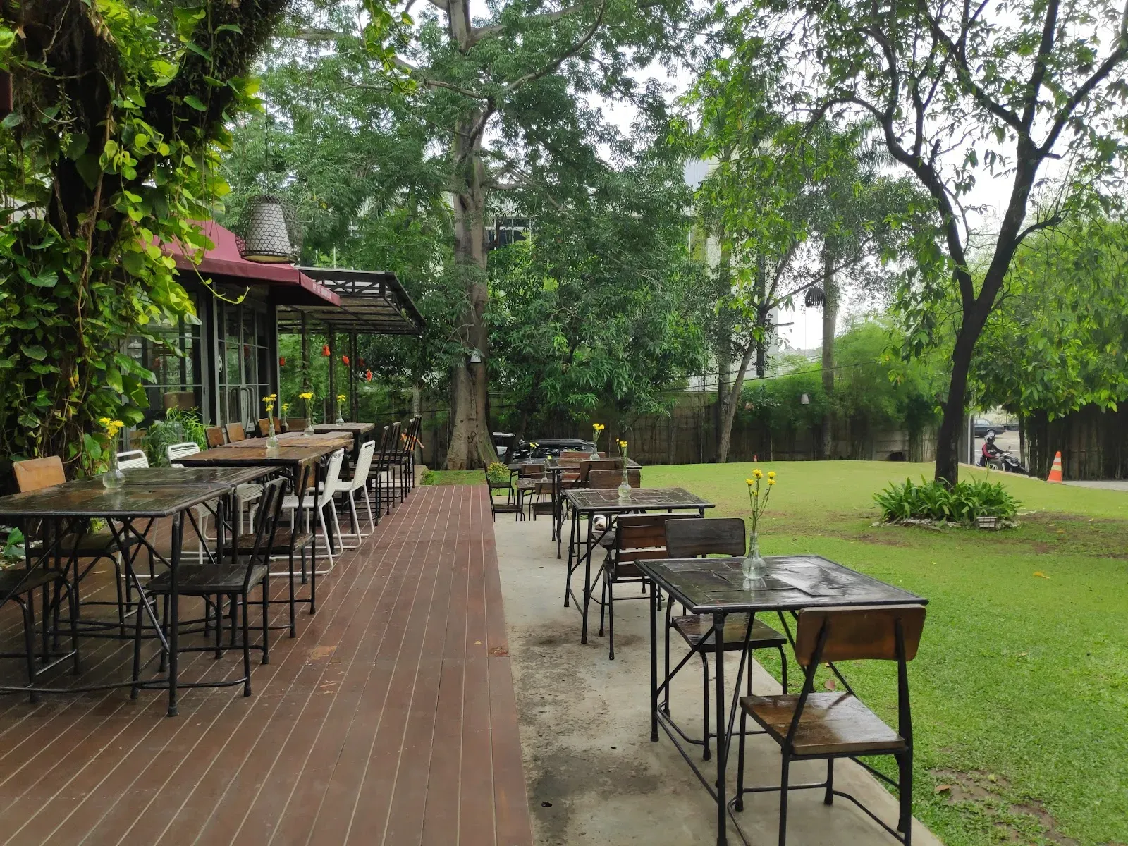 Lot 9 Cafe & Restaurant.webp