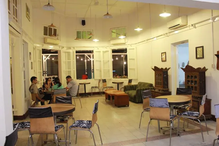 Omah Londo Angkringan.webp