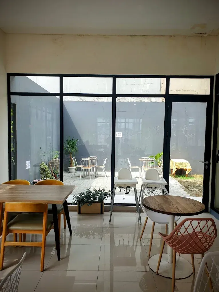 Omija Cafe Gading Serpong.webp