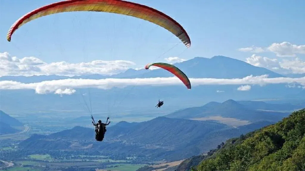 Paralayang Gunung Banyak.webp