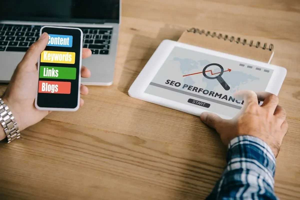 7 Contoh CV SEO Specialist ATS Friendly + Template Gratis & Tips Lolosnya