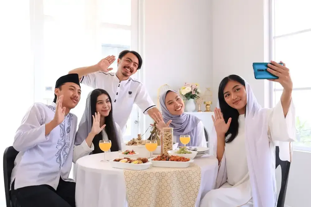 100 Caption untuk Lebaran Aesthetic, Lucu, & Menyentuh Hati (Lengkap!)