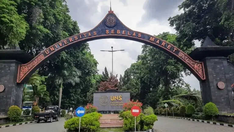 Universitas Sebelas Maret.webp