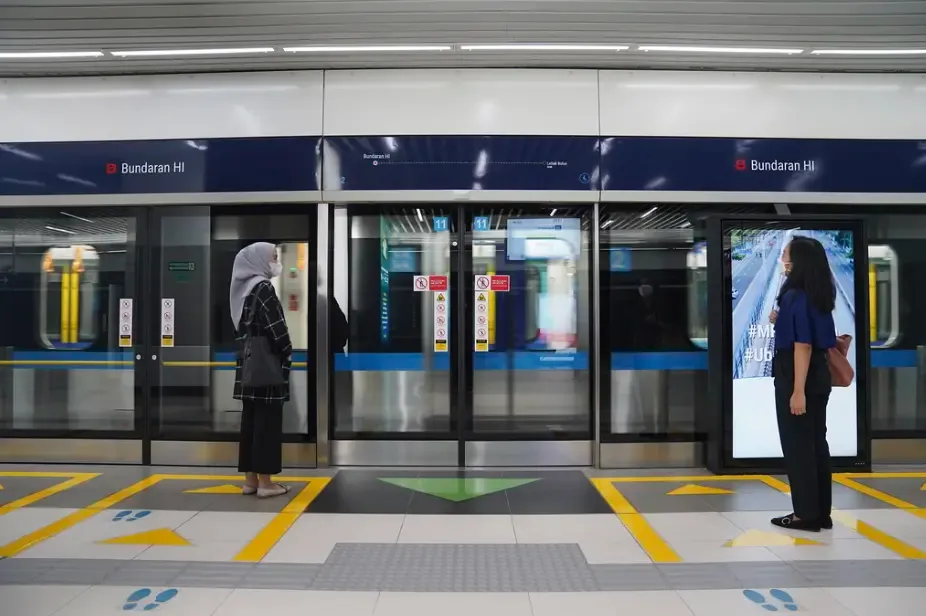 Cara Naik MRT 2025: Simak Info Rute, Tarif, & Cara Beli Tiket!