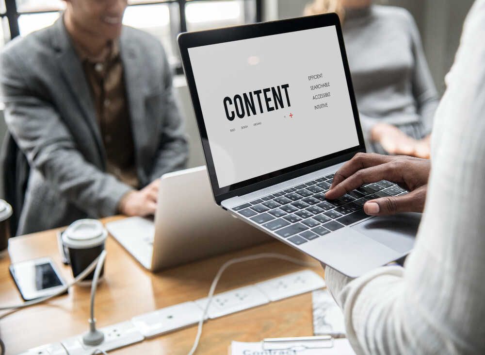 7 Contoh CV Content Writer Word & ATS-Friendly [+Template Siap Pakai!]
