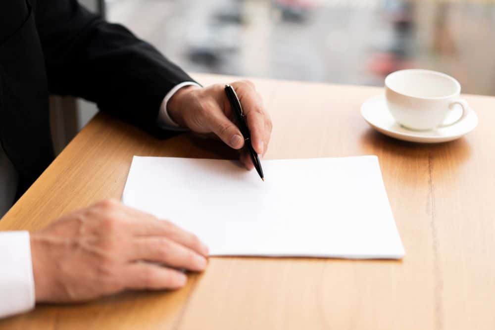 12 Contoh Surat Cuti Kerja untuk Berbagai Situasi & Alasan
