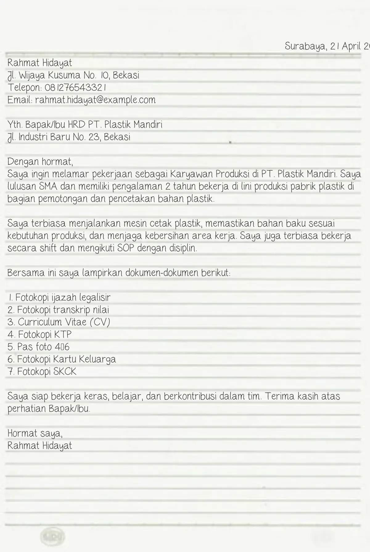 contoh surat lamaran kerja tulis tangan pabrik​