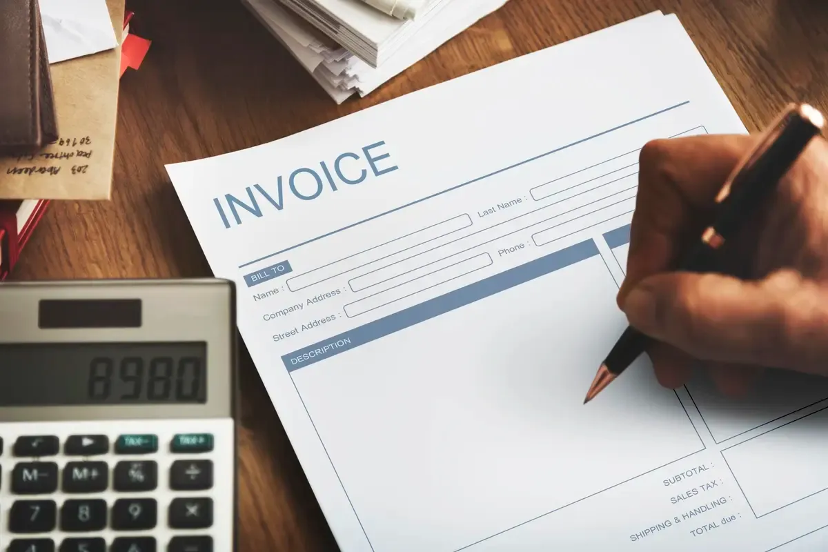 Contoh Template Invoice Profesional & Cara Buatnya dalam 5 Menit!