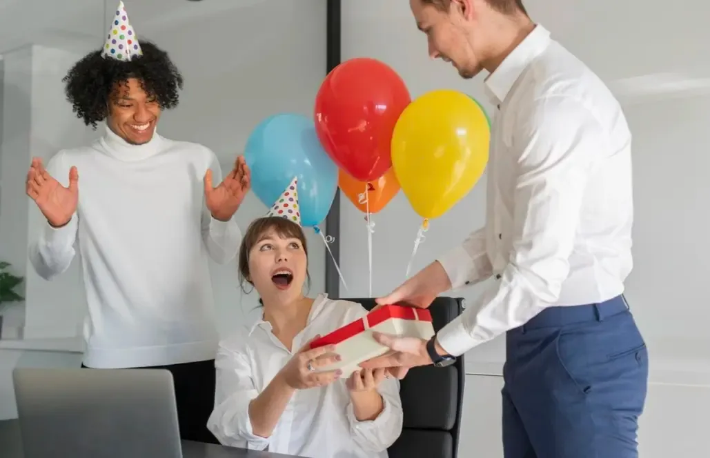 ide kado untuk atasan.webp