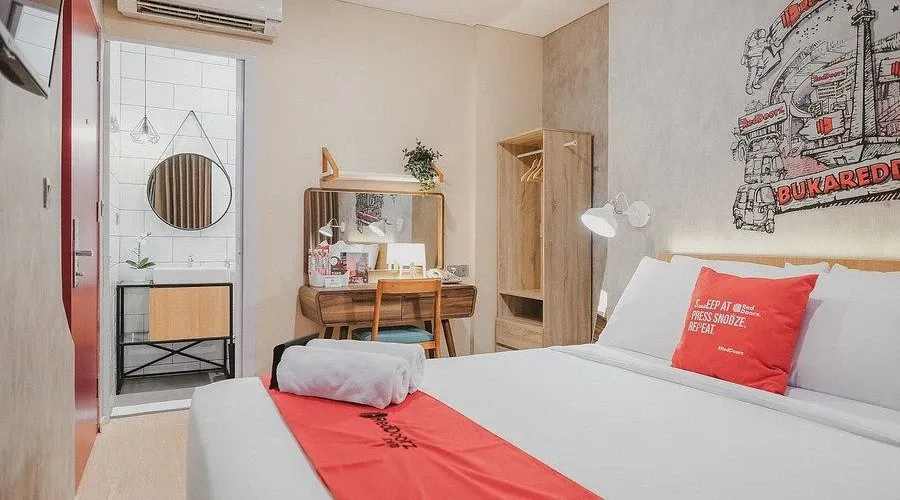 kamar hotel reddoorz