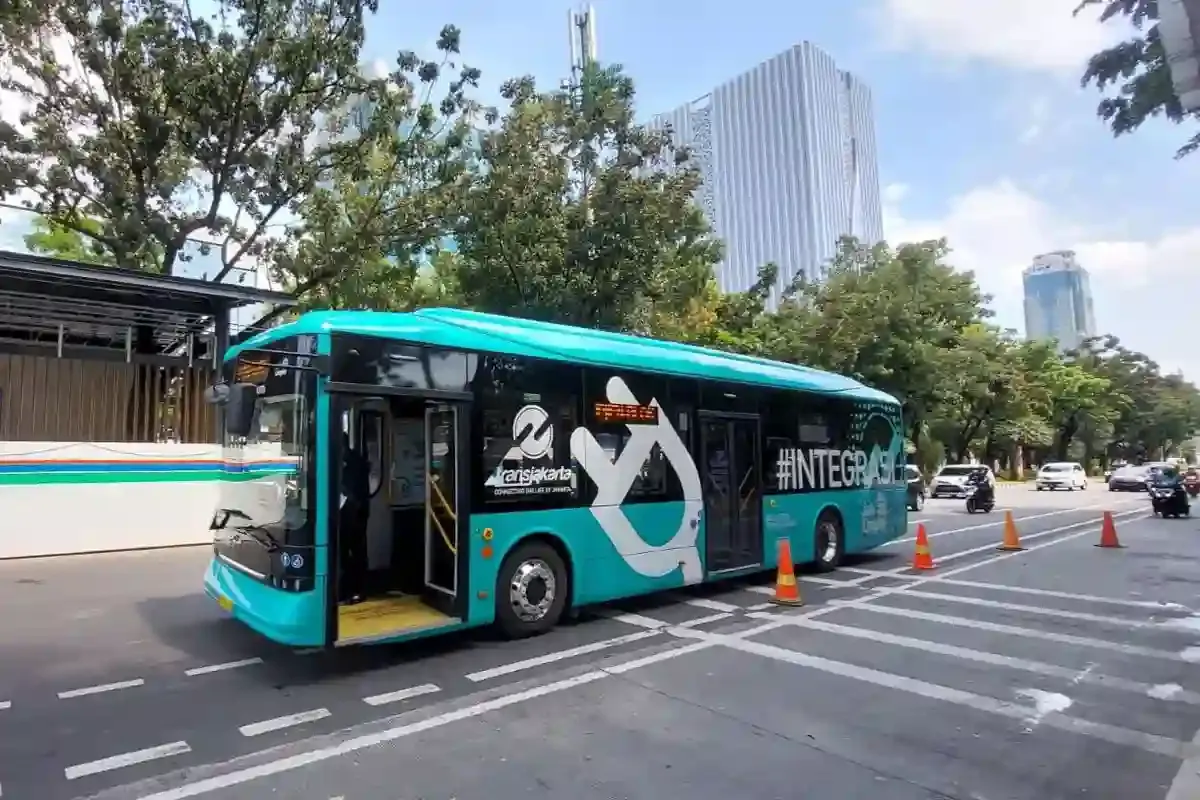 Rute Transjakarta Tanjung Priok–Bundaran Senayan (10H): Jadwal, Tarif, & Cara Bayarnya