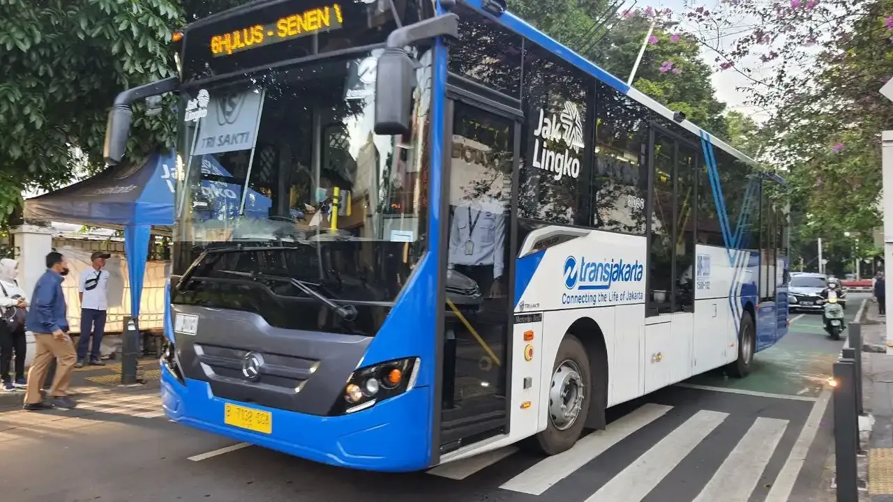 Rute Transjakarta Lebak Bulus–Senen (6H) Terbaru 2026: Jadwal, Biaya, & Tipsnya