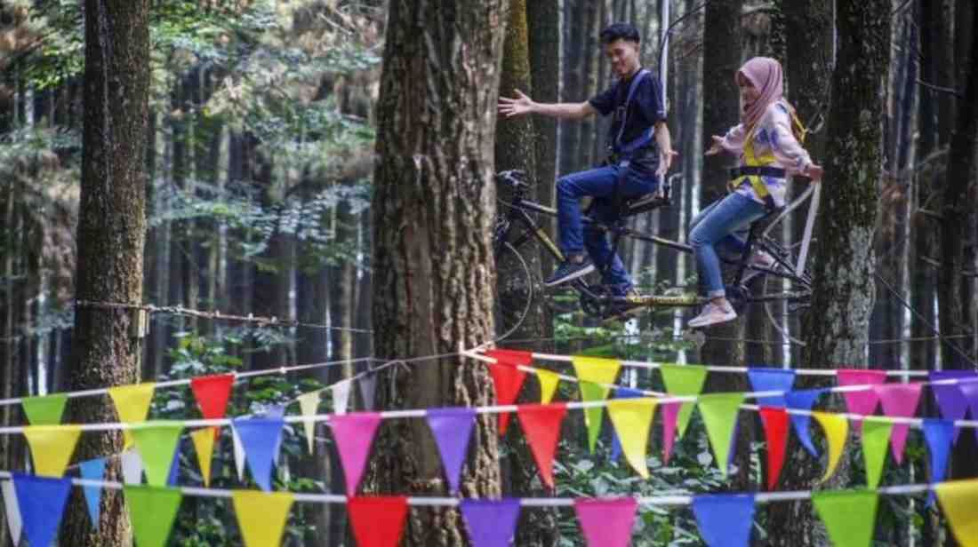 Taman Wisata Alam Gunung Pancar I Sumber: CNN Indonesia