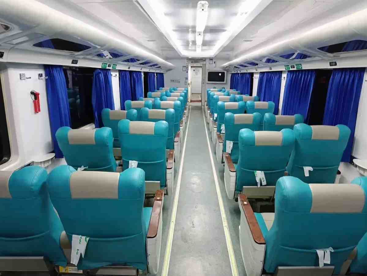 Kursi kelas Eksekutif KA Turangga I Sumber: Traveloka