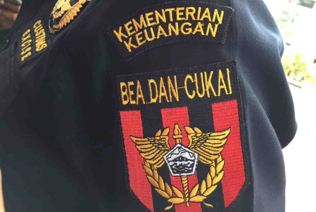 Seragam Direktorat Bea dan Cukai I Sumber: Kompas